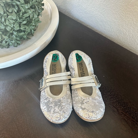Michael Kors Lil Delilah silver sequin flats 12 - Picture 1 of 4